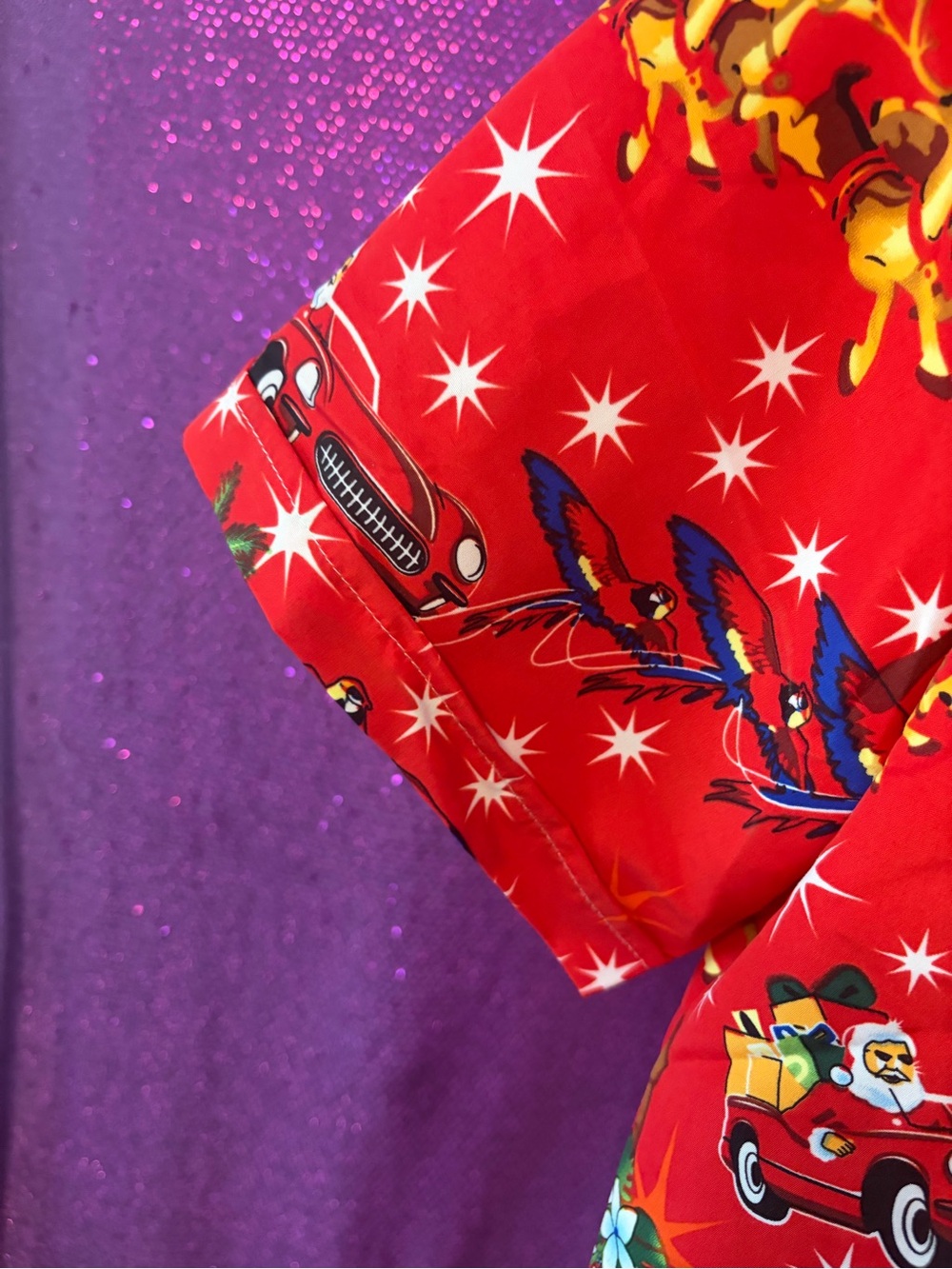 🆕💜SSLR Men’s Christmas Hawaiian Shirt Santa Reindeer Classic Car Button Up NWOT - Picture 7 of 10